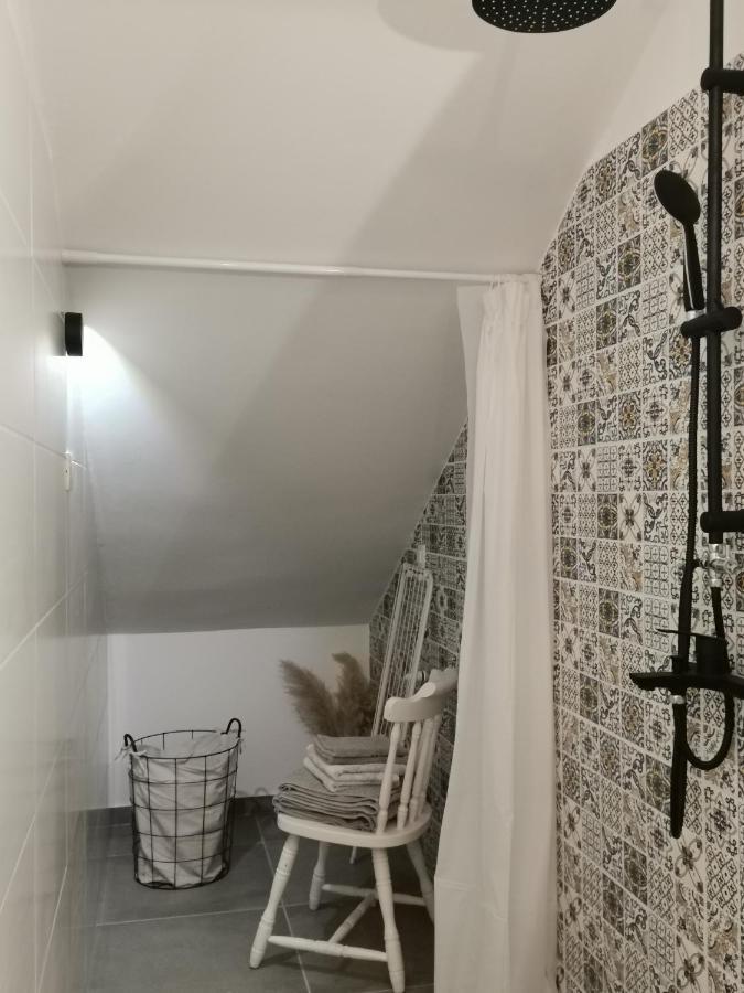 Apartments Sandra Ловран Екстериор снимка